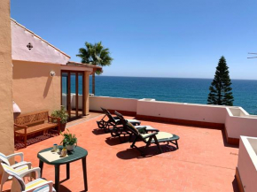 Penthouse on the beachfront, Estepona
